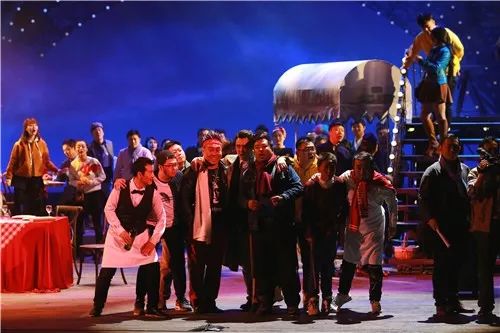 持續(xù)推出精品劇目，推動(dòng)文藝繁榮興盛